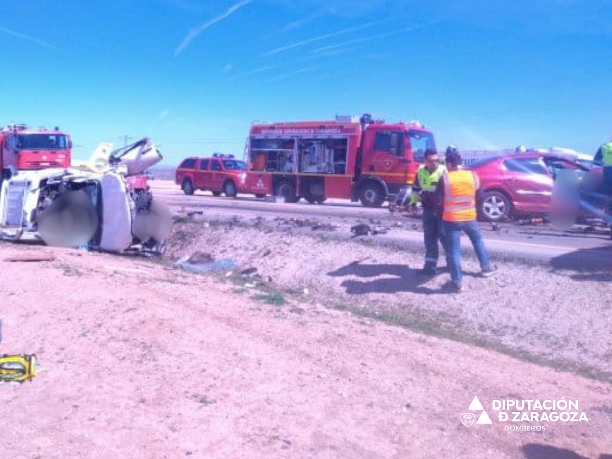 Un fallecido y tres heridos en un choque frontal entre dos turismos en ...